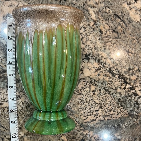 Pretty Vase - Picture 2 of 5